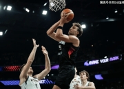 开云体育在线-尼日利亚男篮横扫快船，波尔津吉斯打破历史纪录