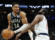 开云体育下载-包含雄鹿连胜止于西部豪强，球队竞争力突显的词条