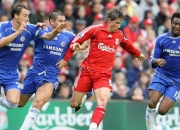 开云官方app入口-暗夜极速，蒂亚戈·F1街道赛的防线撕裂者