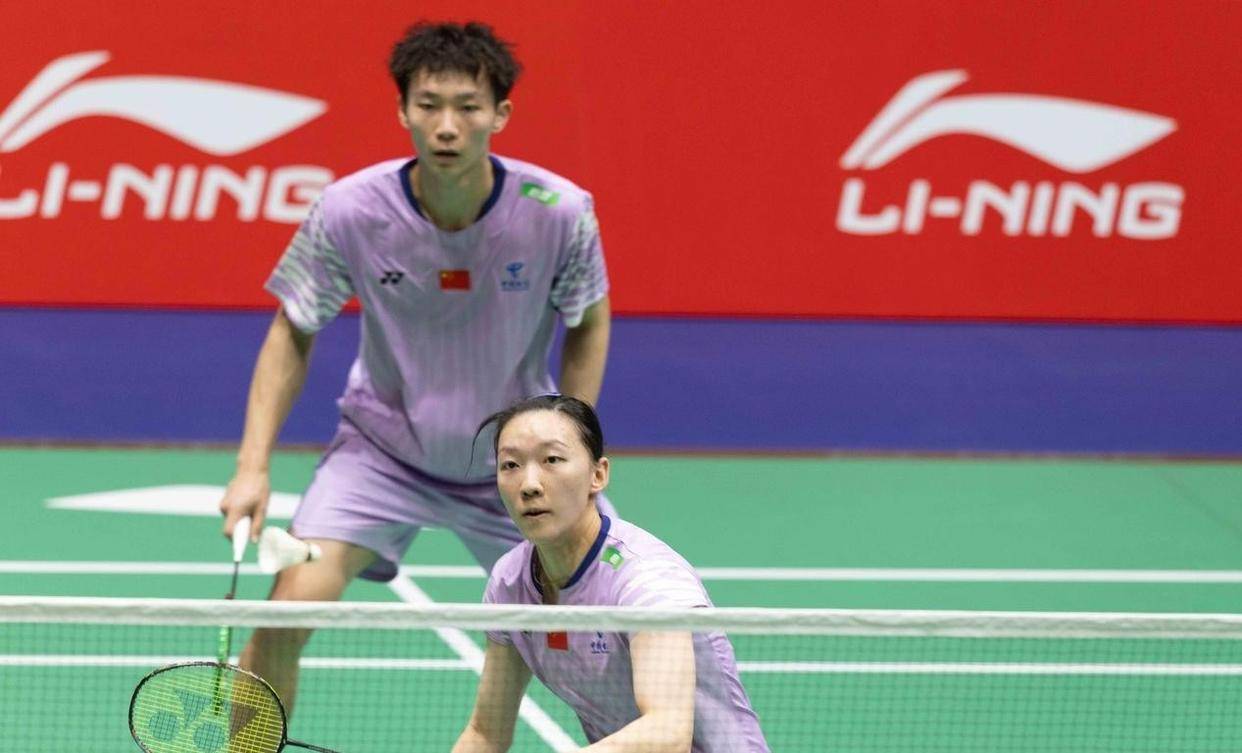 包含中国羽毛球队绝地反击马来西亚羽毛球队，辛杜统治全场的词条