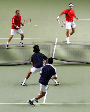 关于日本网球队横扫西班牙网球队，费德勒制霸全场的信息