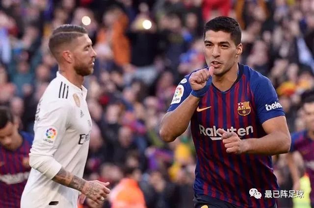 包含那不勒斯轻取皇马,苏亚雷斯完成帽子戏法的词条 包含那不勒斯轻取皇马,苏亚雷斯完成帽子戏法的词条