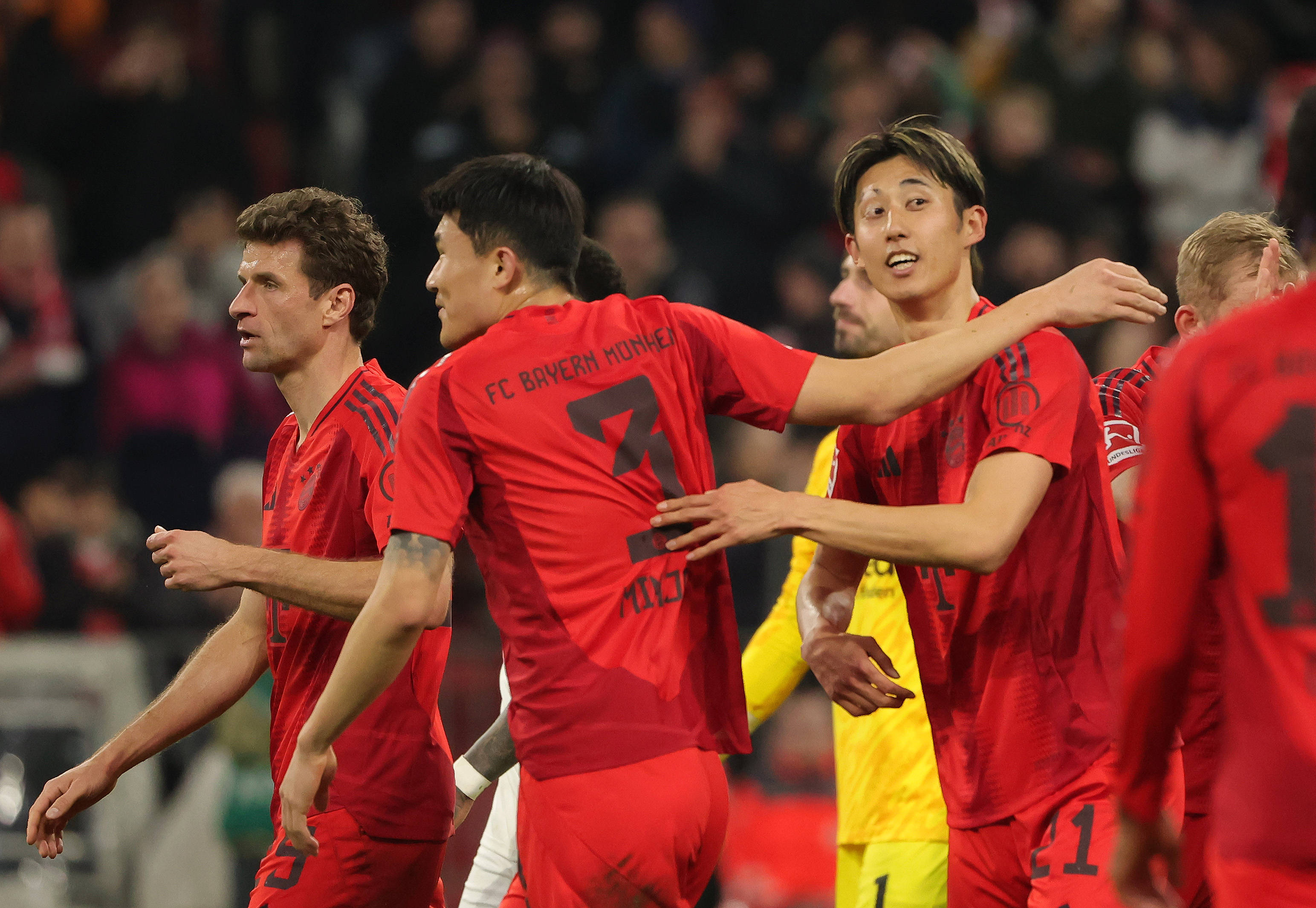 拜仁慕尼黑客场大胜,领跑积分榜的简单介绍 拜仁慕尼黑客场大胜,领跑积分榜的简单介绍