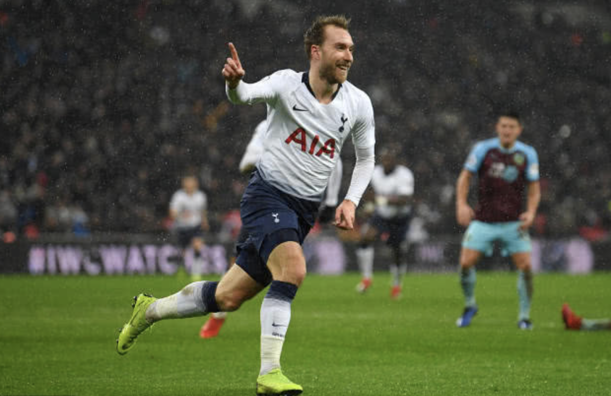 巴黎FC主场大胜阿尔勒，领跑积分榜