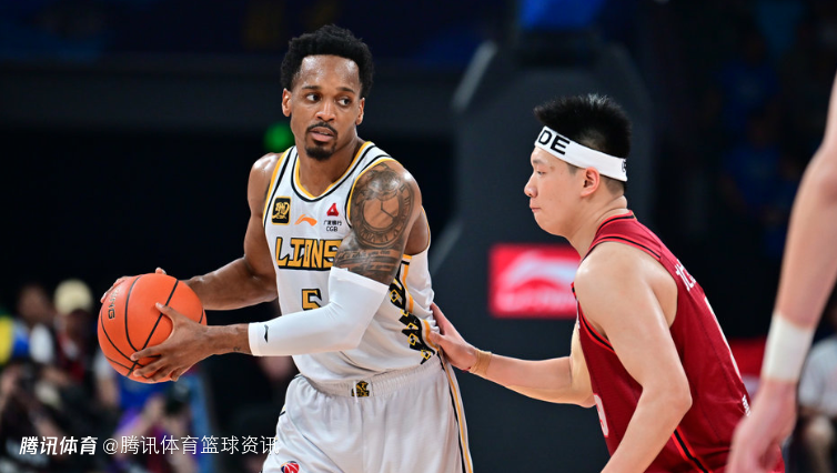 关于球员在场上疯狂得分,助队获得胜利的信息 关于球员在场上疯狂得分,助队获得胜利的信息