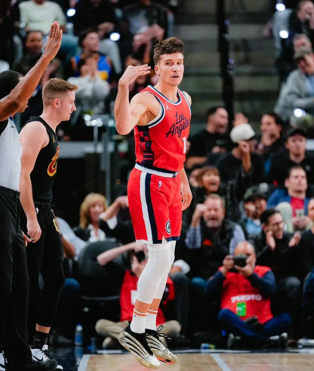 灰熊击败老鹰,莫兰尼统率全队 灰熊击败老鹰,莫兰尼统率全队