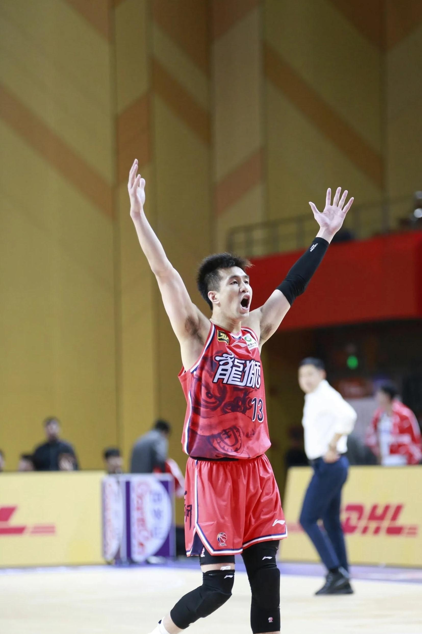 广西男篮士气高涨,备战不畏强敌的简单介绍 广西男篮士气高涨,备战不畏强敌的简单介绍