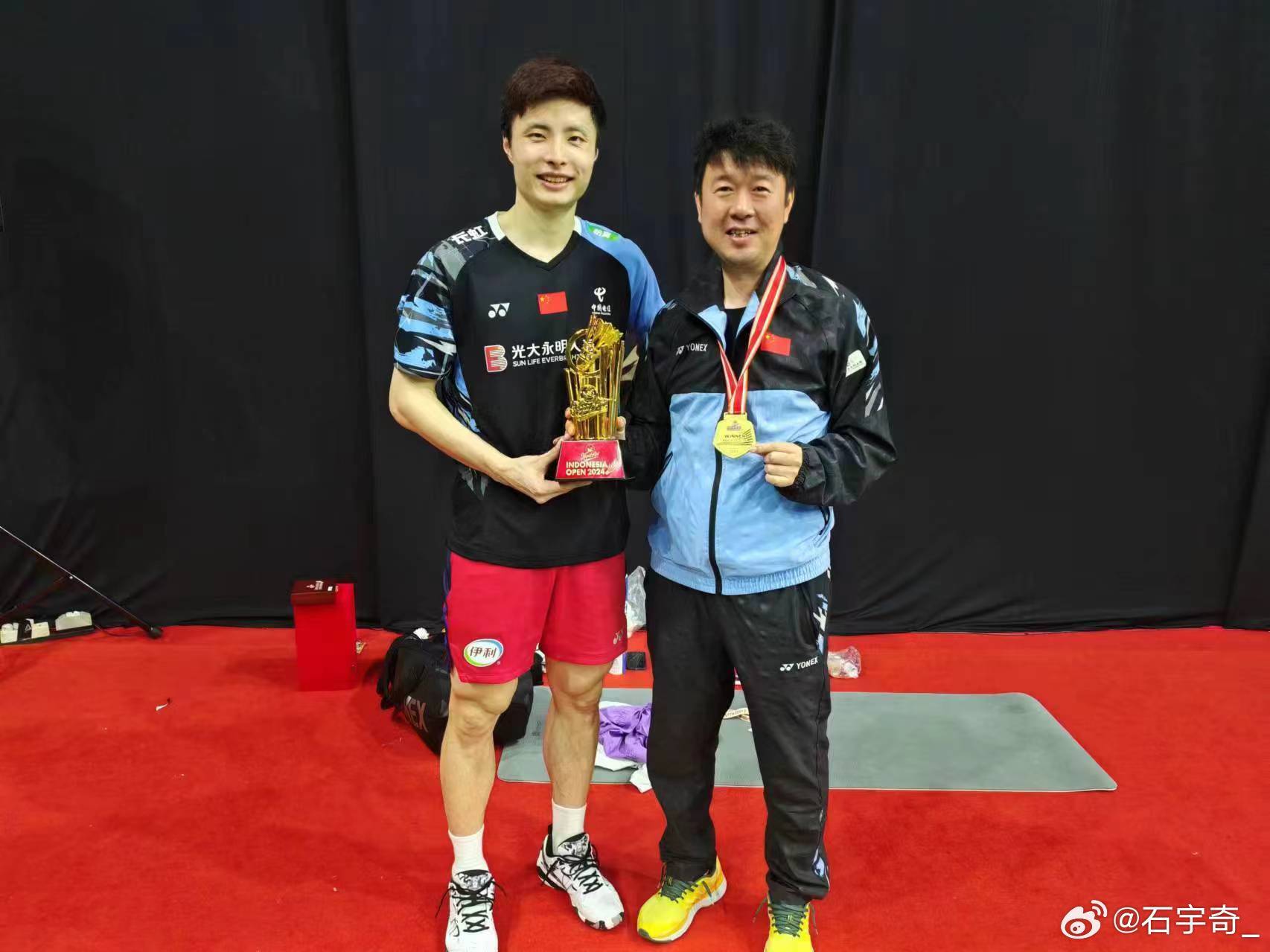 包含印尼队碾压德国队,石宇奇扛起全队的词条 包含印尼队碾压德国队,石宇奇扛起全队的词条