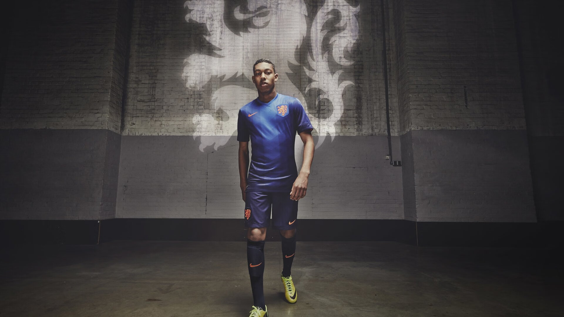 当NBA总决赛遇上足球传奇,爱尔兰球迷如何带走那不勒斯