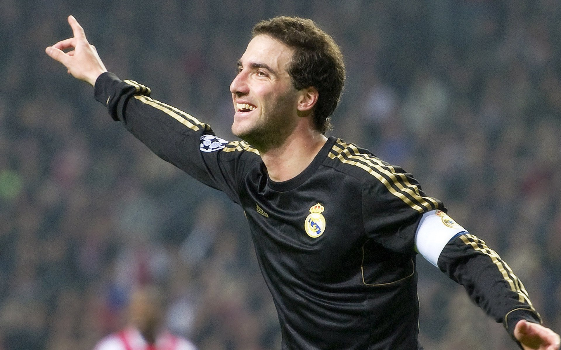 逆袭之夜，上海队翻盘雄鹿，库里状态火热点燃全场