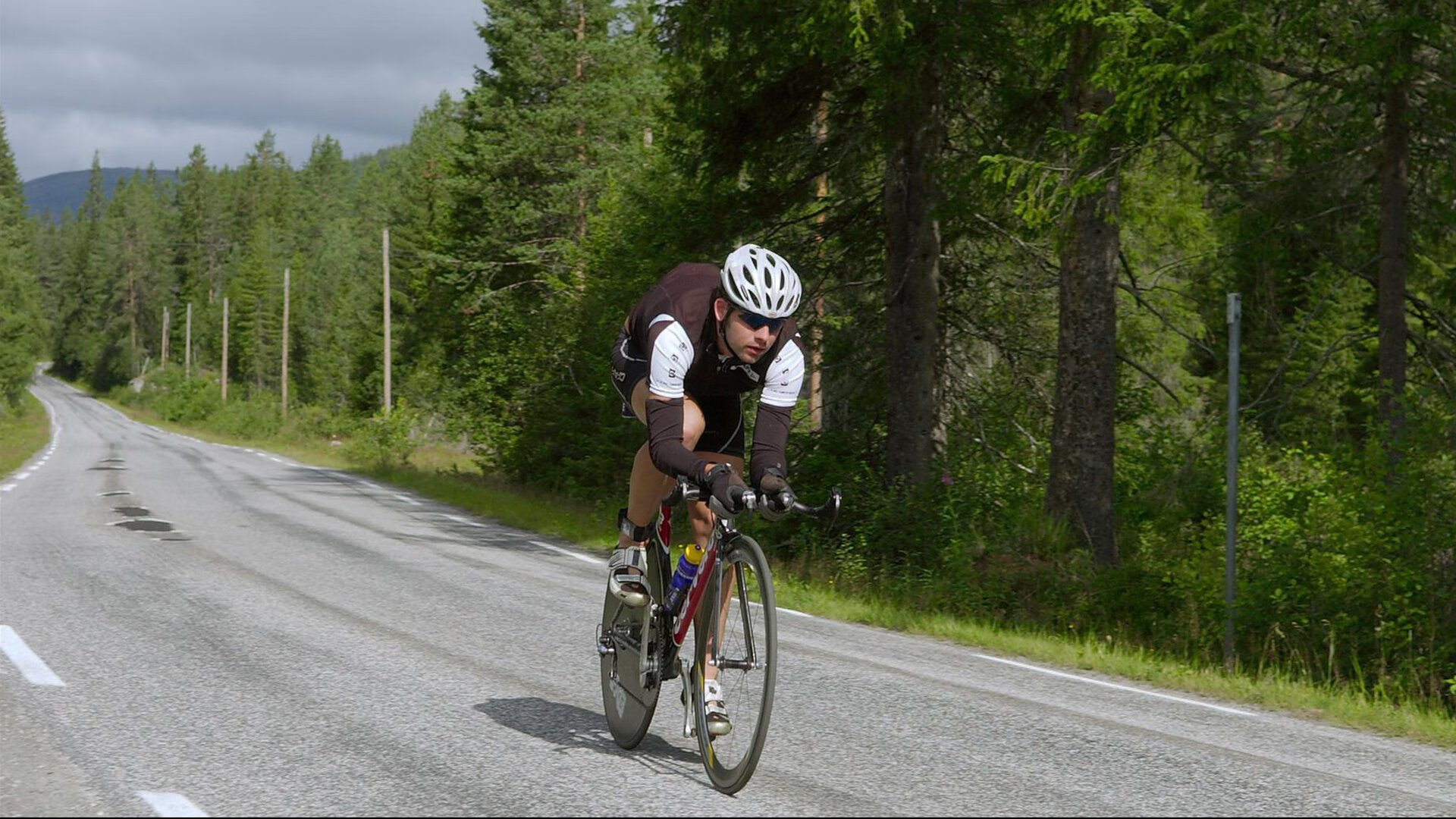卡瓦哈尔统治全场，乌克兰旋风碾压那不勒斯—一场战术与意志的胜利